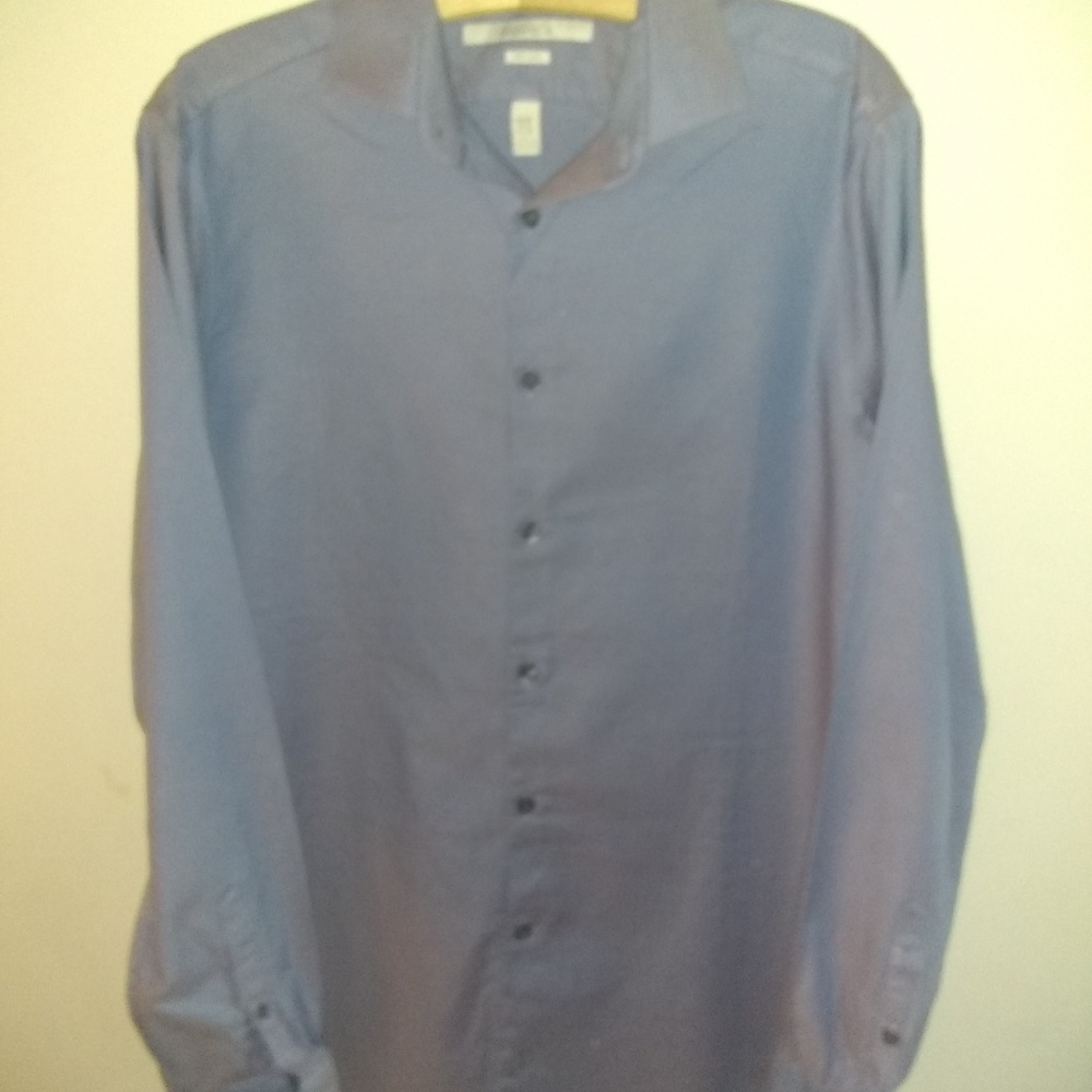 Perry Ellis Mens Button down shirt
